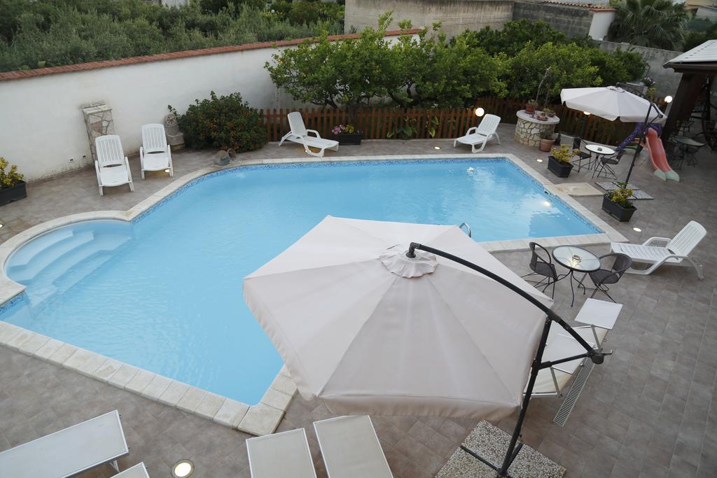 Bed and Breakfast Il Quadrifoglio Trapani Exterior foto